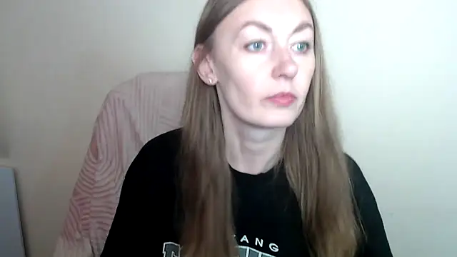 LiaSeass  online show from 10, 5, 2026