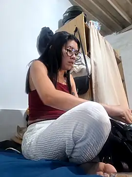 Snapshot of Yelena_77 chatting on 13, 4, 2026 Yelena 77 online show from 13, 4, 2026