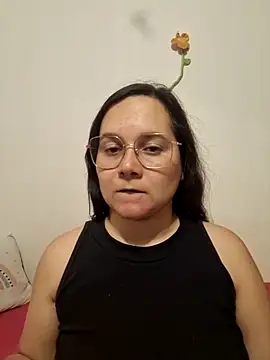 Snapshot of liababylia chatting on 8, 4, 2026 liababylia online show from 8, 4, 2026