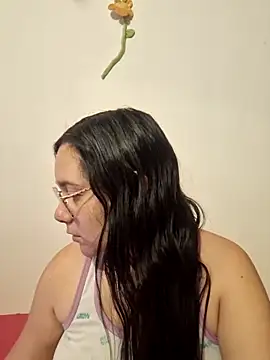 Snapshot of liababylia chatting on 15, 4, 2026 liababylia online show from 15, 4, 2026