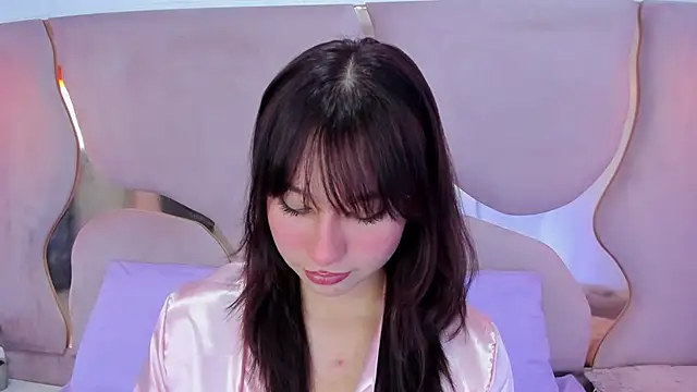 Snapshot of lovequinn_mjs chatting on 22, 12, 2025 lovequinn mjs online show from 22, 12, 2025