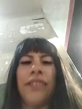 charlotteclover online show from 22, 4, 2026