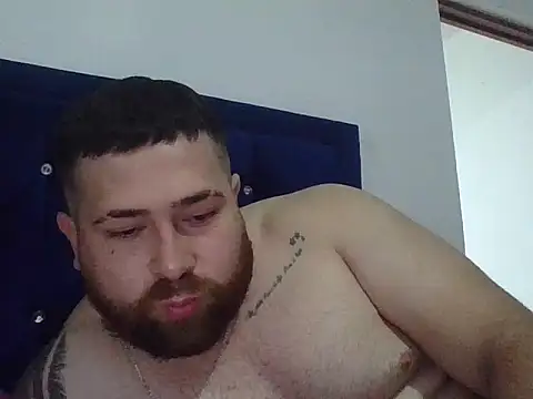 hammerwhite01 online show from 16, 12, 2025