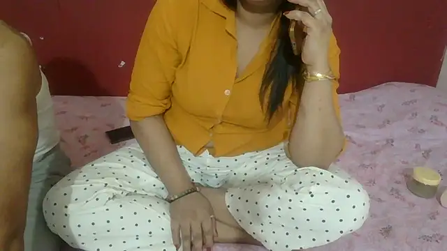 Snapshot of Lovelycouple25 chatting on 25, 6, 2026 Lovelycouple25 online show from 25, 6, 2026