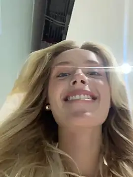 Snapshot of SunnyShiney chatting on 21, 3, 2026 SunnyShiney online show from 21, 3, 2026