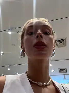 Snapshot of SunnyShiney chatting on 24, 3, 2026 SunnyShiney online show from 24, 3, 2026