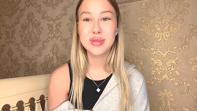 LashandraGiacomelli online show from 20, 12, 2025