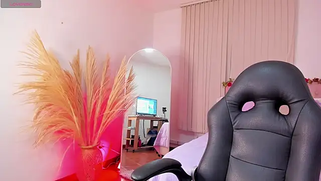 Isa Emm online show from 16, 12, 2025