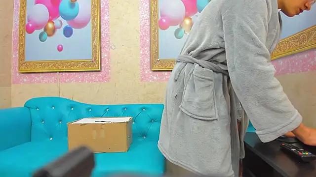 Jadde Greyy  online show from 19, 2, 2026