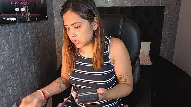 scarletbaker   online show from 18, 12, 2025