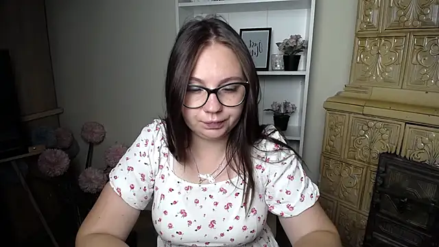 LiliaErmi online show from 10, 8, 2026