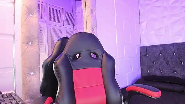 Snapshot of Perla_dl chatting on 8, 3, 2026 Perla dl online show from 8, 3, 2026