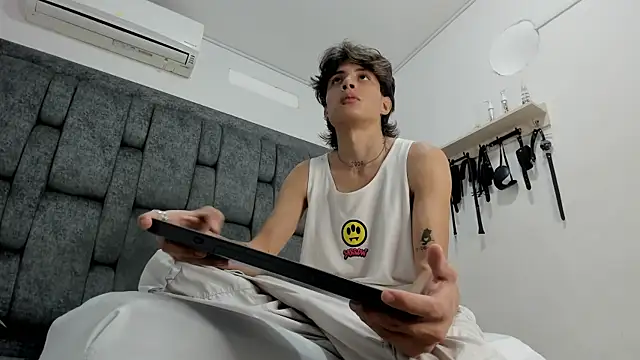 LoganRyder OS online show from 19, 12, 2025