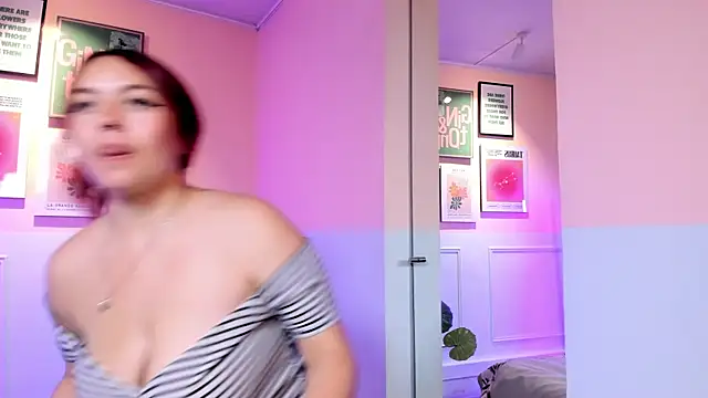 Lia Roise online show from 15, 12, 2025