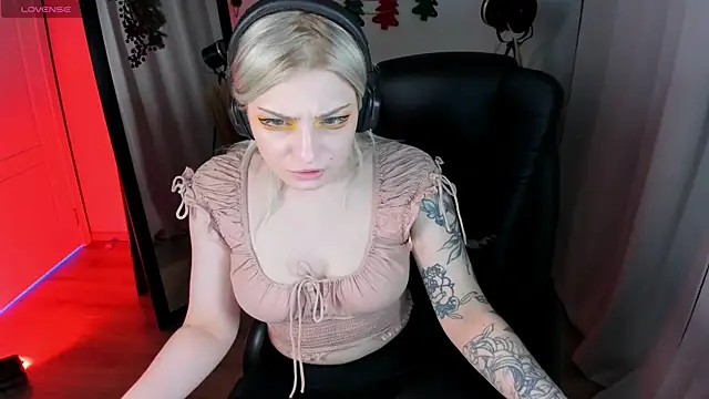 Aska Asami online show from 19, 12, 2025