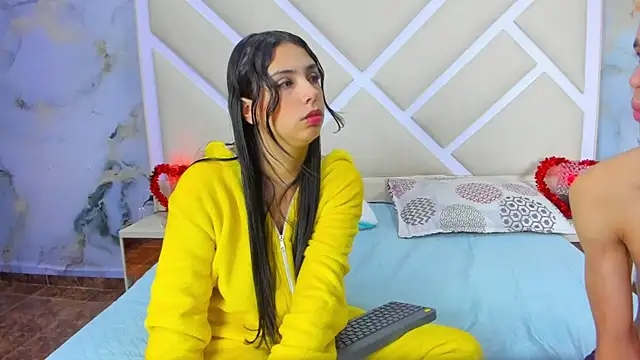 Snapshot of Ardiente_couple chatting on 14, 12, 2025 Ardiente couple online show from 14, 12, 2025