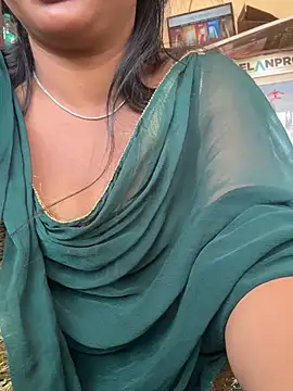 Snapshot of cute_mahi001 chatting on 3, 3, 2026 cute mahi001 online show from 3, 3, 2026