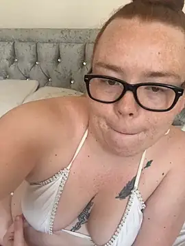 AnnieAinsx online show from 25, 5, 2026