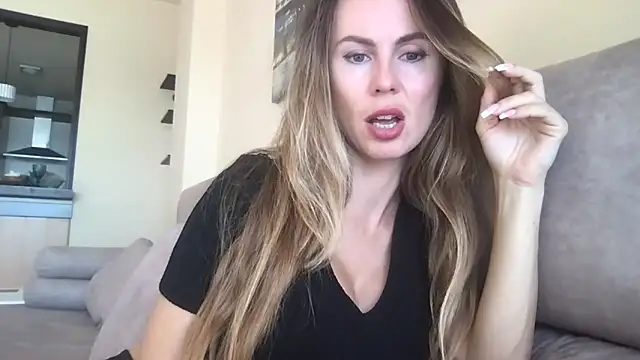 Snapshot of LeMilf chatting on 22, 12, 2025 LeMilf online show from 22, 12, 2025