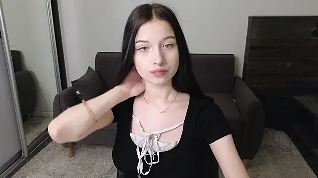Snapshot of AlicePowells chatting on 13, 5, 2026 AlicePowells online show from 13, 5, 2026