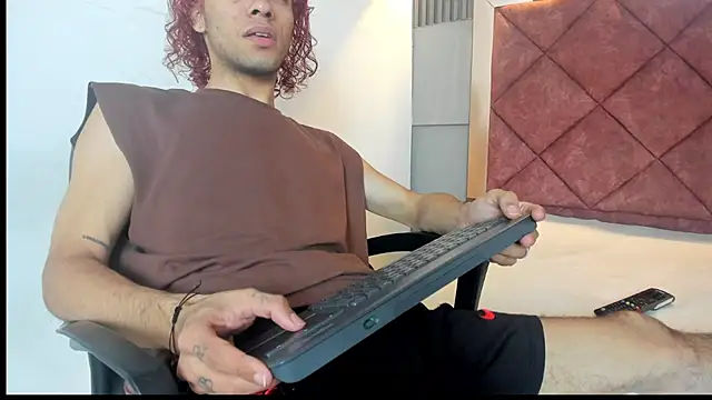 TAYSON SCOTT online show from 18, 12, 2025