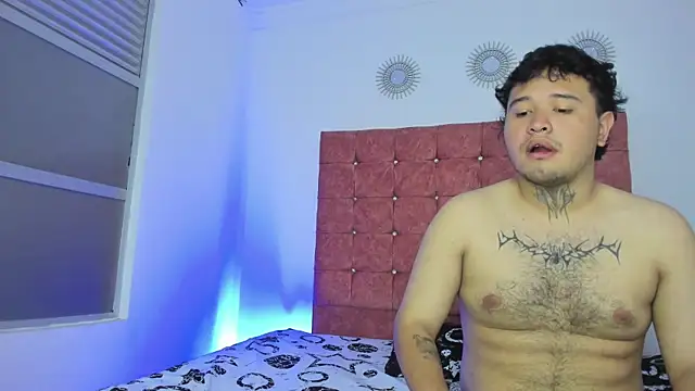 Snapshot of Beele_and_Evie chatting on 5, 1, 2026 Beele and Evie online show from 5, 1, 2026