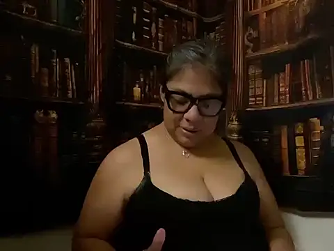 BettyWhispers online show from 3, 7, 2026