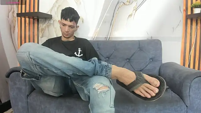 Straight Guy22 online show from 5, 2, 2026