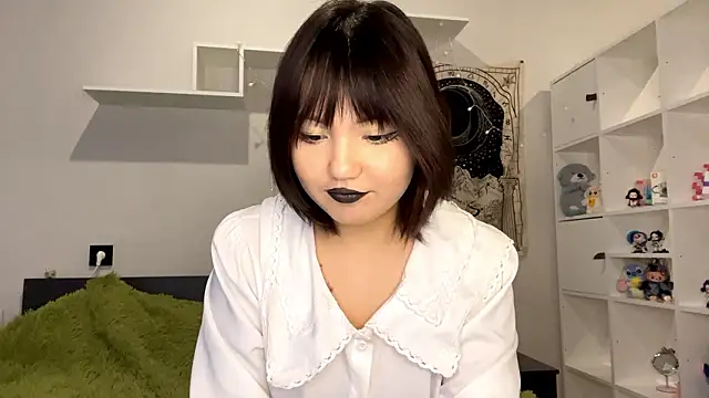 UrPrincessSuki online show from 10, 2, 2026