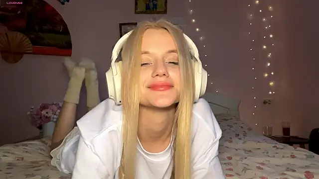 MelisaBloomy online show from 4, 2, 2026