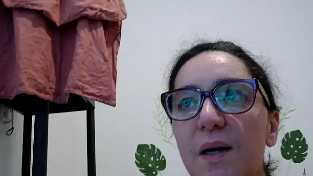 Snapshot of anngelle chatting on 2, 5, 2026 anngelle online show from 2, 5, 2026