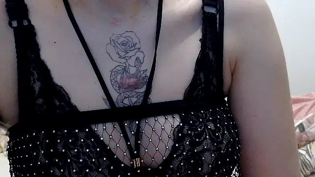 Snapshot of anngelle chatting on 8, 5, 2026 anngelle online show from 8, 5, 2026