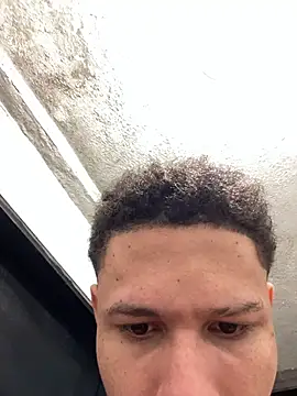 Snapshot of Danseuz chatting on 17, 12, 2025 Danseuz online show from 17, 12, 2025