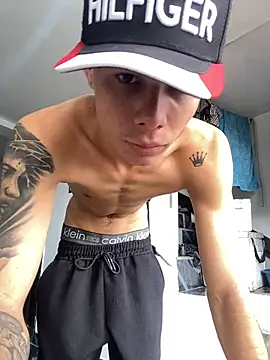 Snapshot of Danseuz chatting on 22, 12, 2025 Danseuz online show from 22, 12, 2025