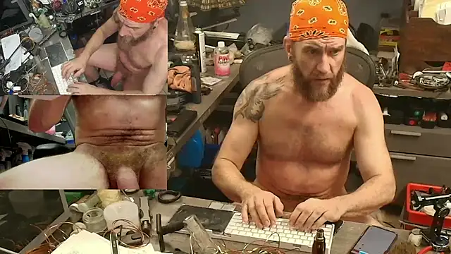 Snapshot of HouseOfHans chatting on 3, 4, 2026 HouseOfHans online show from 3, 4, 2026