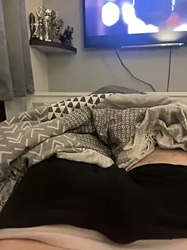 Snapshot of harrygeorge18 chatting on 1, 2, 2026 harrygeorge18 online show from 1, 2, 2026