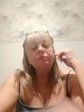 Snapshot of LinaLight88 chatting on 11, 1, 2026 LinaLight88 online show from 11, 1, 2026