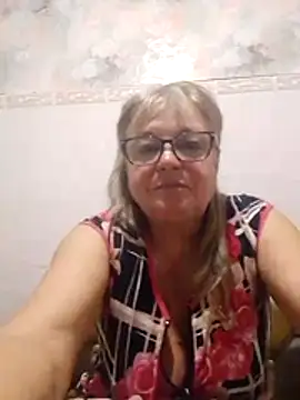 Snapshot of LinaLight88 chatting on 5, 2, 2026 LinaLight88 online show from 5, 2, 2026