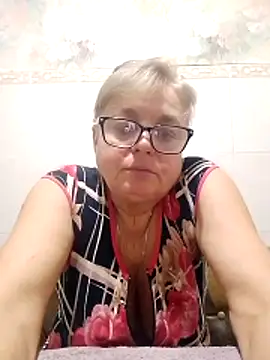 Snapshot of LinaLight88 chatting on 7, 2, 2026 LinaLight88 online show from 7, 2, 2026