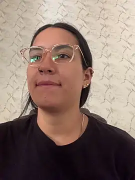 Snapshot of Val12777 chatting on 15, 12, 2025 Val12777 online show from 15, 12, 2025