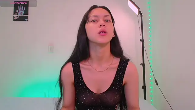 Snapshot of CharlottegrayX chatting on 1, 3, 2026 CharlottegrayX online show from 1, 3, 2026