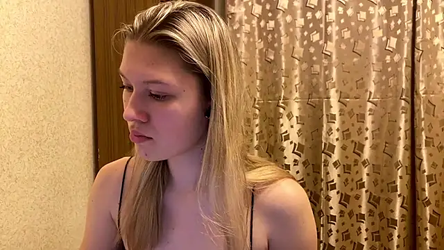 SkyeDavis online show from 22, 12, 2025