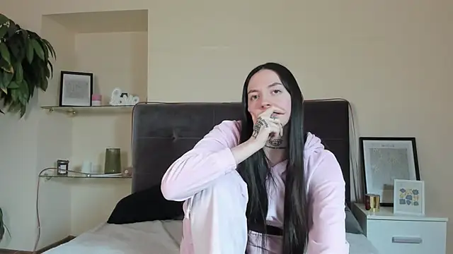 Snapshot of AdrianaCult chatting on 9, 2, 2026 AdrianaCult online show from 9, 2, 2026