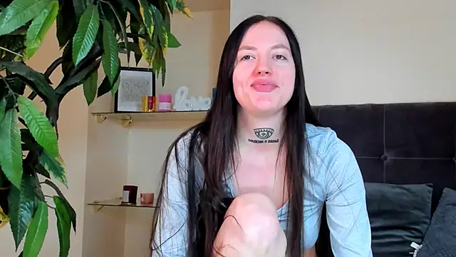 Snapshot of AdrianaCult chatting on 10, 4, 2026 AdrianaCult online show from 10, 4, 2026