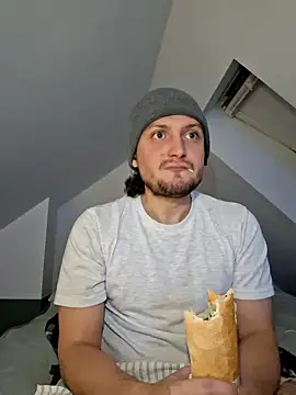 Snapshot of Ghost_Pie chatting on 17, 12, 2025 Ghost Pie online show from 17, 12, 2025