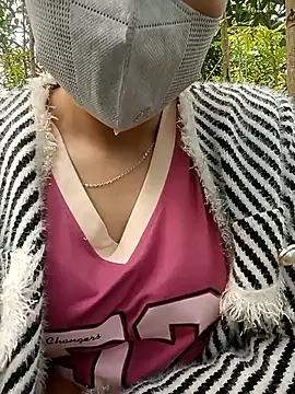 Snapshot of May-Ne chatting on 21, 12, 2025 May-Ne online show from 21, 12, 2025