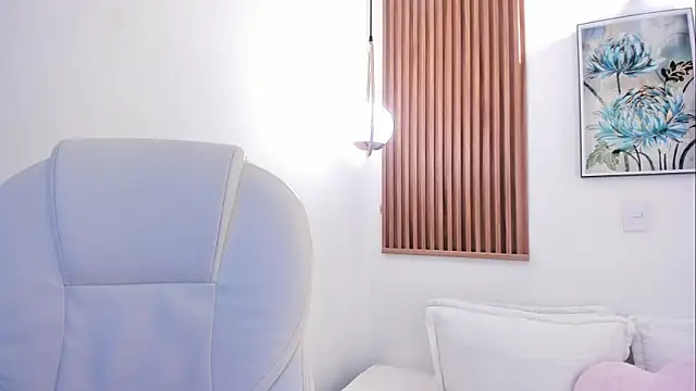 lia quinn online show from 23, 12, 2025