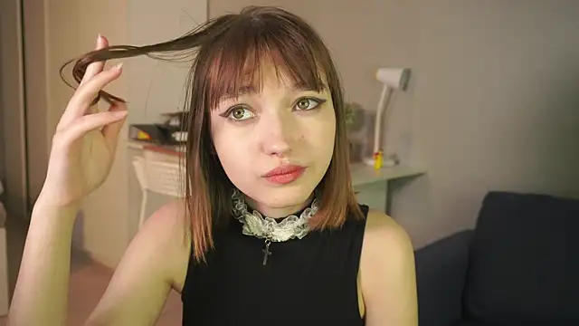 Leyla crsh online show from 5, 6, 2026