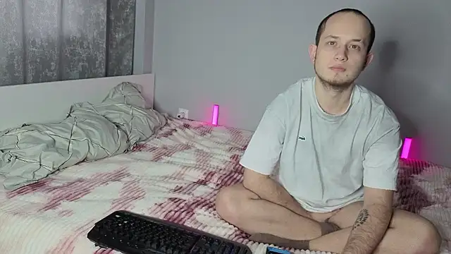 Snapshot of Pearl_couple chatting on 9, 2, 2026 Pearl couple online show from 9, 2, 2026