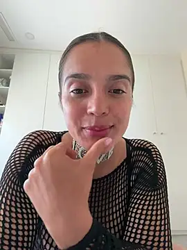 lara beker online show from 4, 5, 2026